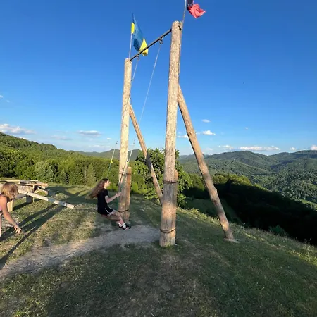 Nyaraló заворіття